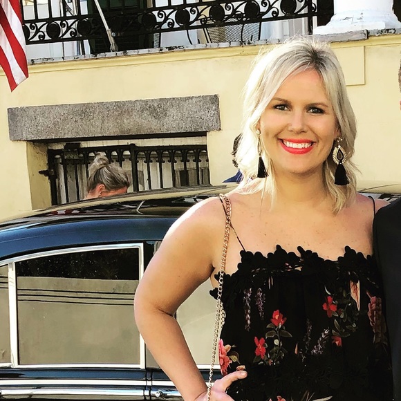 Meet your Posher, Allison - Picture 1 of 1